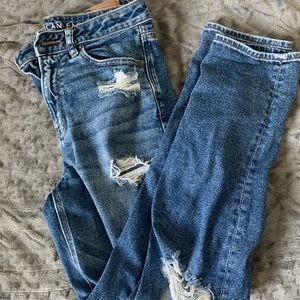 American eagle ripped mom jeans
